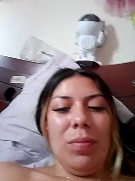 Snapshot of Sweel_Leyva18 chatting on 8, 7, 2026 Sweel Leyva18 online show from 8, 7, 2026