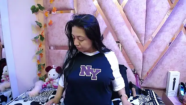 slut anal  online show from 3, 2, 2026