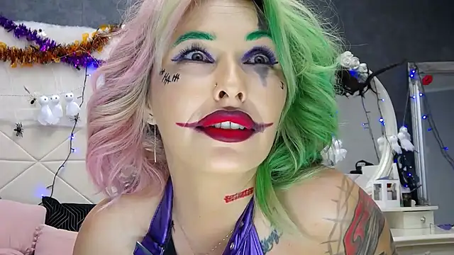 IssaSmith online show from 31, 10, 2025