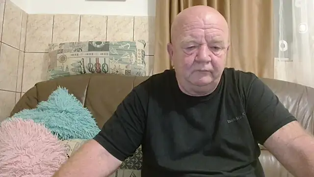 Snapshot of fullballs6 chatting on 24, 10, 2025 fullballs6 online show from 24, 10, 2025