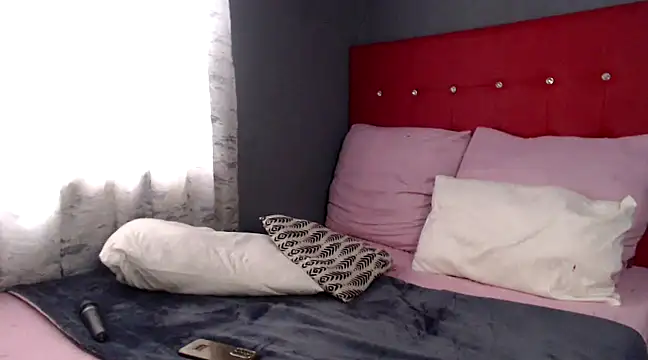 Snapshot of Foxybrownxx1 chatting on 1, 3, 2025 Foxybrownxx1 online show from 1, 3, 2025