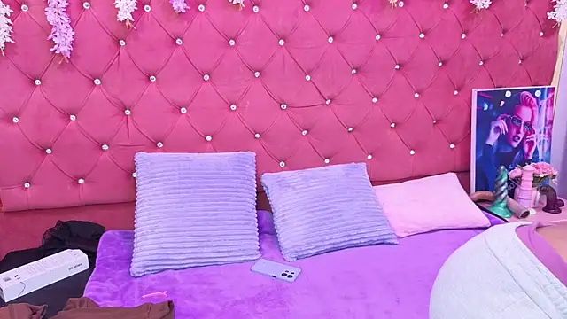 Snapshot of SamaraPrice69 chatting on 8, 10, 2025 SamaraPrice69 online show from 8, 10, 2025