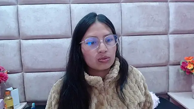 Snapshot of Miaa_Smiith_ chatting on 3, 1, 2025 Miaa Smiith online show from 3, 1, 2025