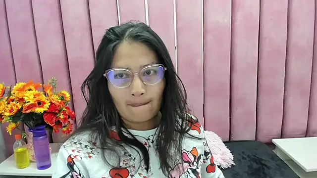 Snapshot of Miaa_Smiith_ chatting on 24, 10, 2025 Miaa Smiith online show from 24, 10, 2025