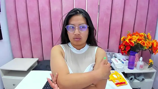 Snapshot of Miaa_Smiith_ chatting on 26, 10, 2025 Miaa Smiith online show from 26, 10, 2025