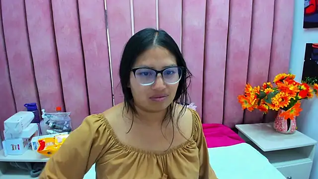 Snapshot of Miaa_Smiith_ chatting on 14, 11, 2025 Miaa Smiith online show from 14, 11, 2025