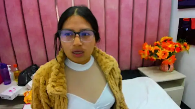 Snapshot of Miaa_Smiith_ chatting on 15, 11, 2025 Miaa Smiith online show from 15, 11, 2025