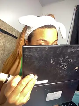 Snapshot of bunniestwosomee chatting on 18, 6, 2026 bunniestwosomee online show from 18, 6, 2026