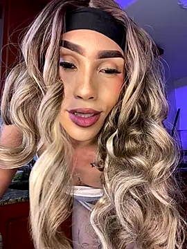 Ambarhilton online show from 7, 1, 2026