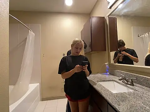 girlfriendmissy online show from 22, 12, 2024