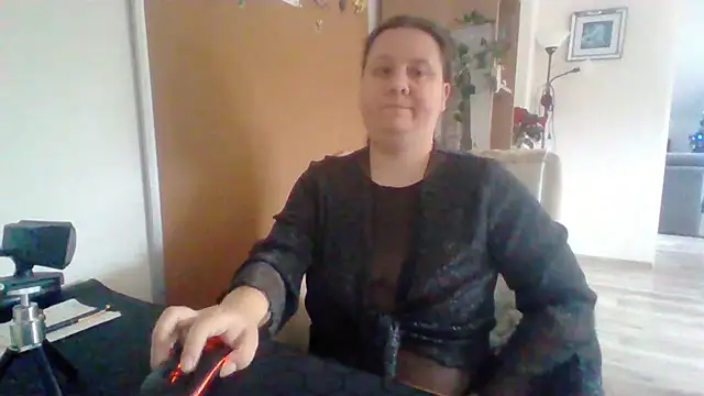 Snapshot of ReifeVenna chatting on 20, 12, 2024 ReifeVenna online show from 20, 12, 2024