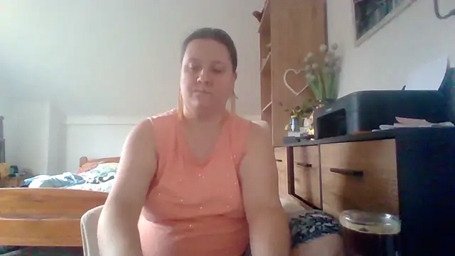 Snapshot of ReifeVenna chatting on 23, 9, 2025 ReifeVenna online show from 23, 9, 2025