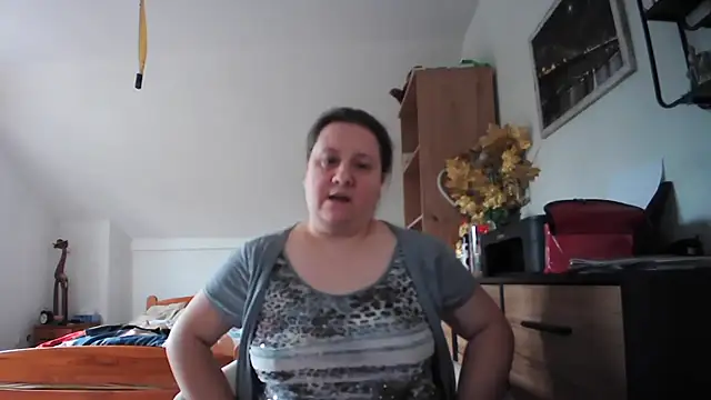 Snapshot of ReifeVenna chatting on 7, 7, 2026 ReifeVenna online show from 7, 7, 2026
