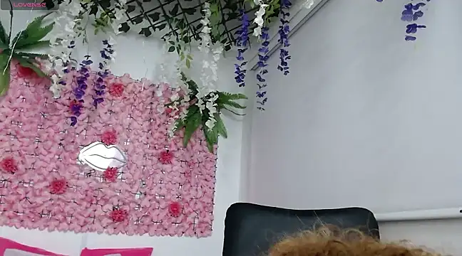 BLONDE SEXYHOT online show from 10, 2, 2025