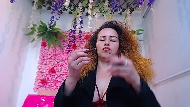 BLONDE SEXYHOT online show from 16, 4, 2026