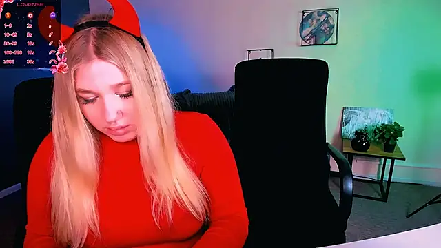 Snapshot of juli_kisss chatting on 8, 2, 2025 juli kisss online show from 8, 2, 2025