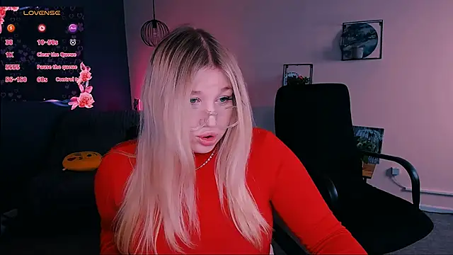 Snapshot of juli_kisss chatting on 28, 2, 2025 juli kisss online show from 28, 2, 2025