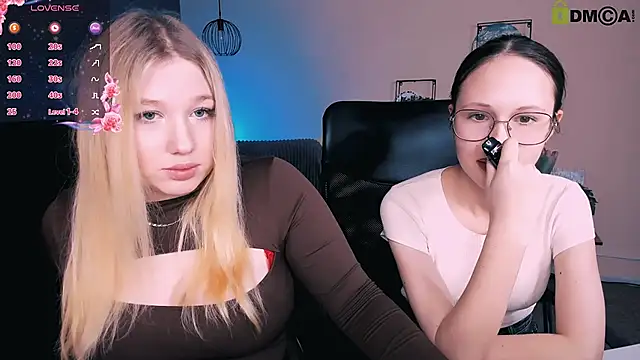 Snapshot of juli_kisss chatting on 8, 3, 2025 juli kisss online show from 8, 3, 2025