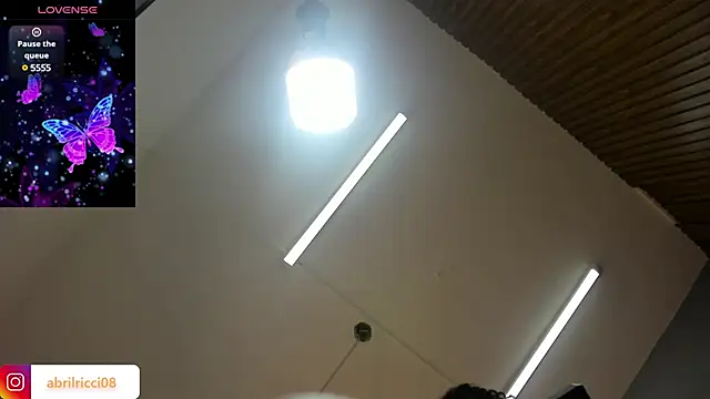 Snapshot of abril_ricci chatting on 2, 2, 2025 abril ricci online show from 2, 2, 2025