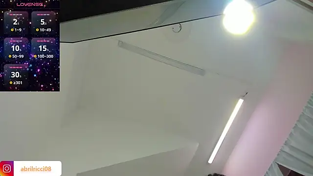 Snapshot of abril_ricci chatting on 5, 2, 2025 abril ricci online show from 5, 2, 2025