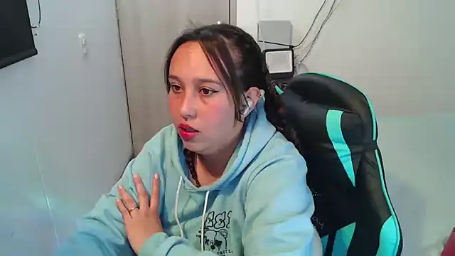 Skarlet Adams28 online show from 27, 11, 2025