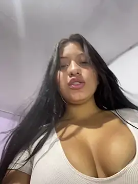 Estefanii- online show from 4, 1, 2025