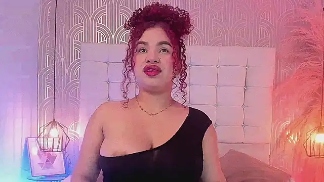 Snapshot of LeylaRangel chatting on 2, 3, 2025 LeylaRangel online show from 2, 3, 2025