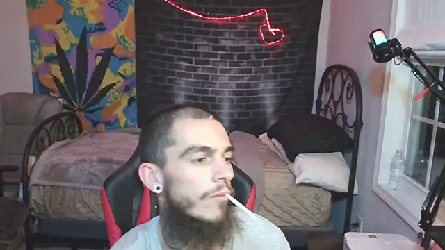 Snapshot of XMeF10 chatting on 4, 1, 2025 XMeF10 online show from 4, 1, 2025