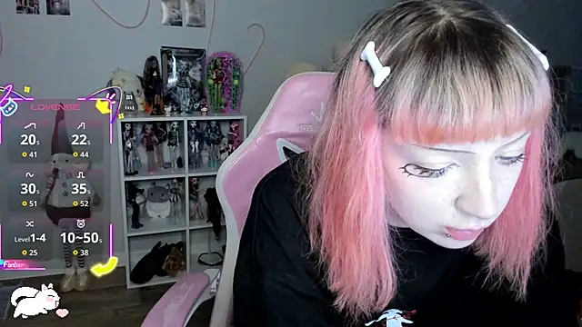 Snapshot of SweetieMollyy chatting on 5, 11, 2025 SweetieMollyy online show from 5, 11, 2025