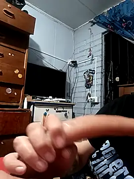 Snapshot of maxi_6969 chatting on 15, 11, 2025 maxi 6969 online show from 15, 11, 2025