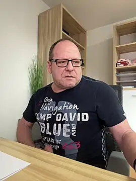 coupleLatinaLovers online show from 31, 1, 2025