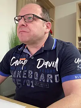 coupleLatinaLovers online show from 18, 3, 2025