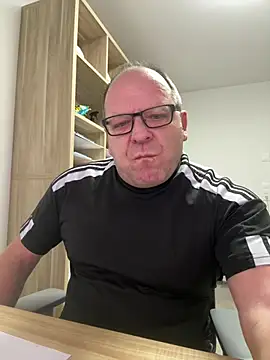 coupleLatinaLovers online show from 15, 1, 2026