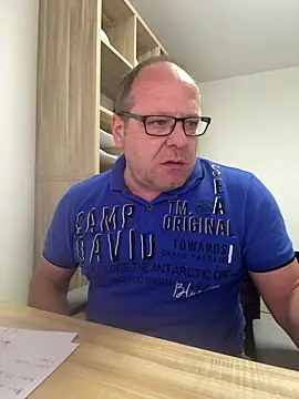 coupleLatinaLovers online show from 15, 4, 2026