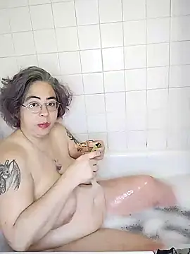 Snapshot of GraceHenderson chatting on 25, 12, 2024 GraceHenderson online show from 25, 12, 2024