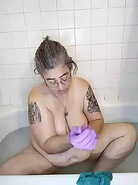 Snapshot of GraceHenderson chatting on 15, 1, 2025 GraceHenderson online show from 15, 1, 2025