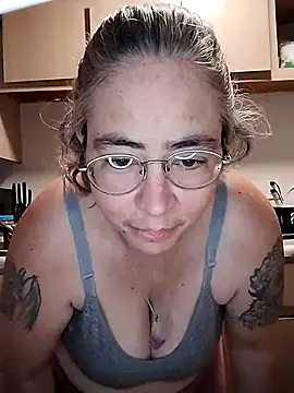 Snapshot of GraceHenderson chatting on 12, 2, 2025 GraceHenderson online show from 12, 2, 2025