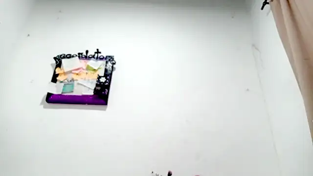 PetiteIvoryQueen19 online show from 22, 12, 2025