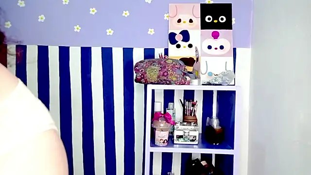 Snapshot of PetiteIvoryQueen19 chatting on 25, 4, 2026 PetiteIvoryQueen19 online show from 25, 4, 2026