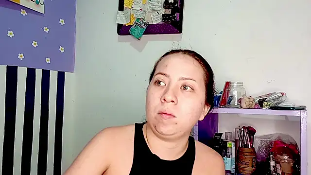 Snapshot of PetiteIvoryQueen19 chatting on 22, 5, 2026 PetiteIvoryQueen19 online show from 22, 5, 2026