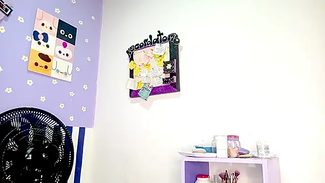 Snapshot of PetiteIvoryQueen19 chatting on 29, 5, 2026 PetiteIvoryQueen19 online show from 29, 5, 2026