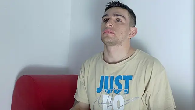Snapshot of Sexy_Alejandro_ chatting on 13, 5, 2026 Sexy Alejandro online show from 13, 5, 2026
