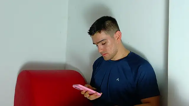 Snapshot of Sexy_Alejandro_ chatting on 14, 5, 2026 Sexy Alejandro online show from 14, 5, 2026