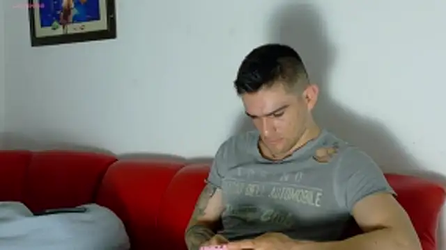 Snapshot of Sexy_Alejandro_ chatting on 4, 6, 2026 Sexy Alejandro online show from 4, 6, 2026