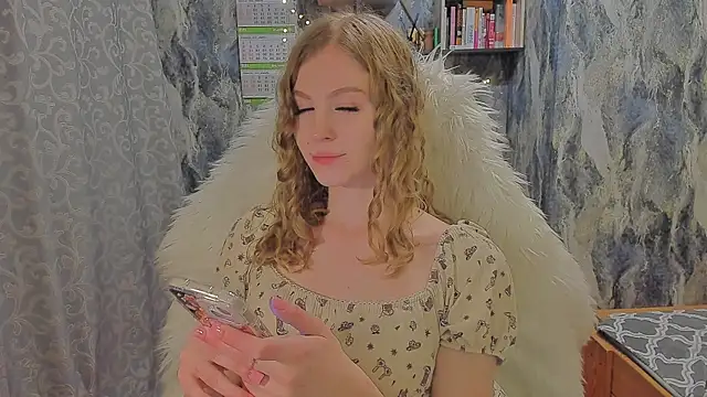 Snapshot of JuxxxsyBunx chatting on 4, 11, 2025 JuxxxsyBunx online show from 4, 11, 2025