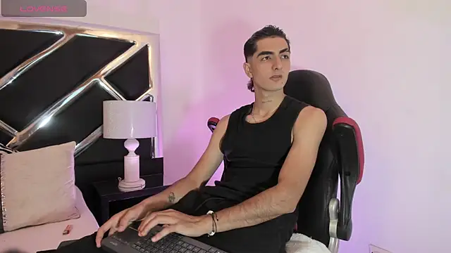 Snapshot of DimitryHank chatting on 17, 1, 2025 DimitryHank online show from 17, 1, 2025