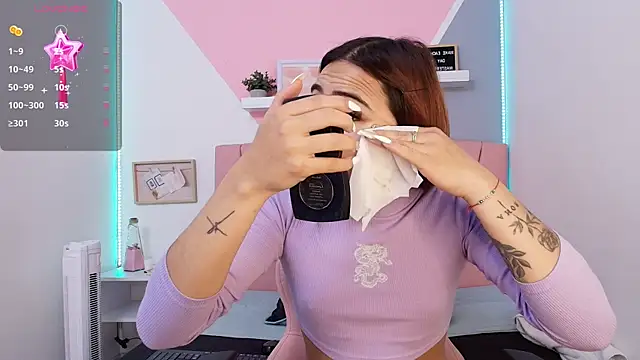 Snapshot of MiissIvy chatting on 24, 12, 2024 MiissIvy online show from 24, 12, 2024