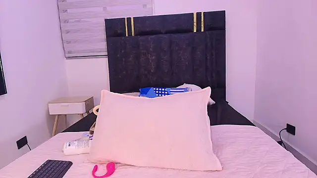 Snapshot of sara_ck chatting on 29, 4, 2026 sara ck online show from 29, 4, 2026