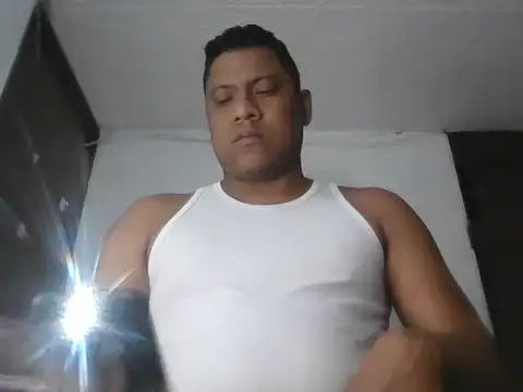 latinblack01 online show from 2, 11, 2025