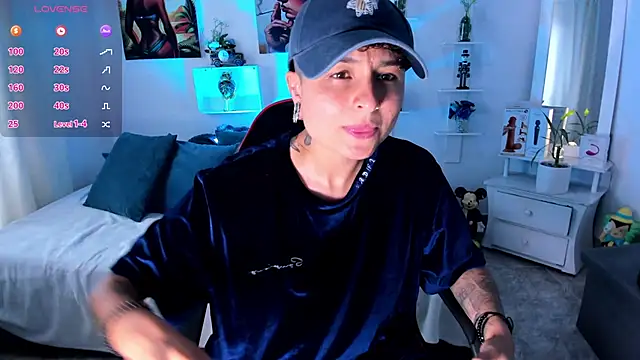 Snapshot of ZuryRamirez_ chatting on 20, 12, 2025 ZuryRamirez online show from 20, 12, 2025